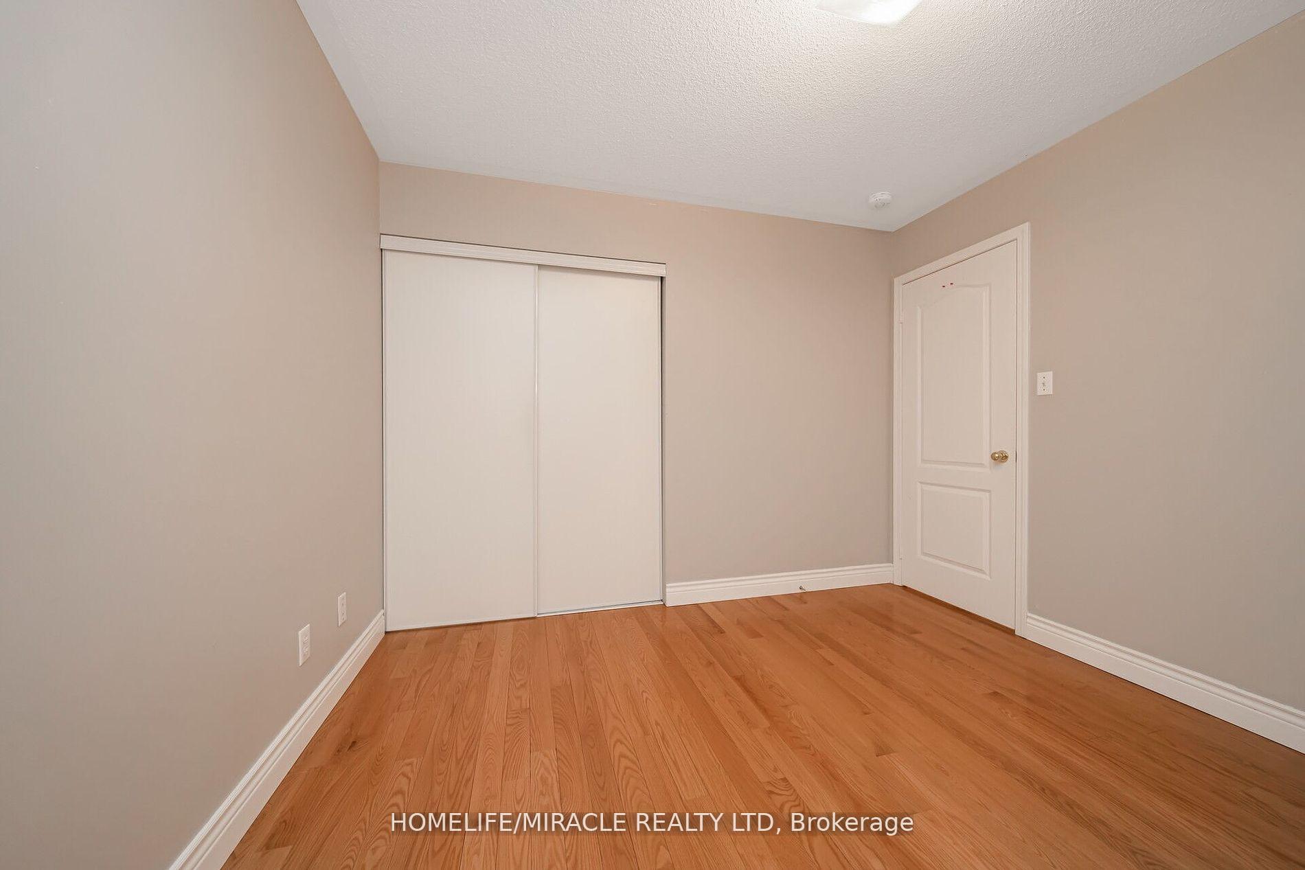 Photo 27 of 26 National Crescent, Brampton, Snelgrove — HOMEH