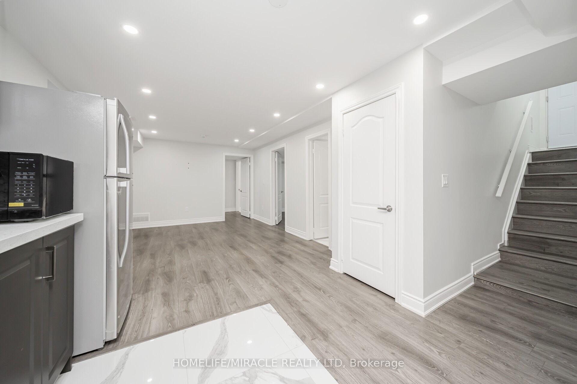 Photo 34 of 26 National Crescent, Brampton, Snelgrove — HOMEH