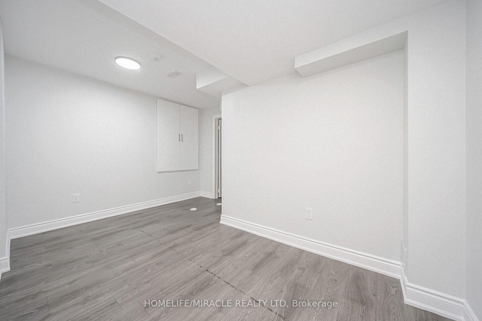 Photo 23 of 26 National Crescent, Brampton, Snelgrove — HOMEH