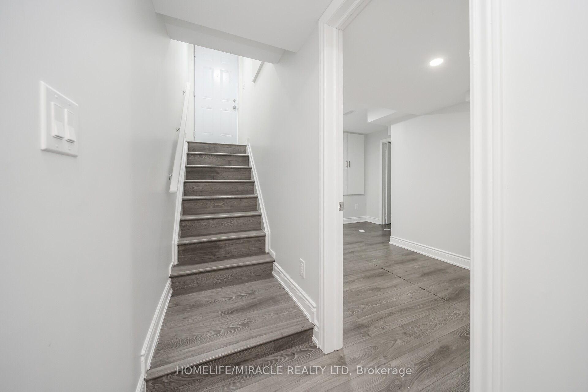 Photo 37 of 26 National Crescent, Brampton, Snelgrove — HOMEH