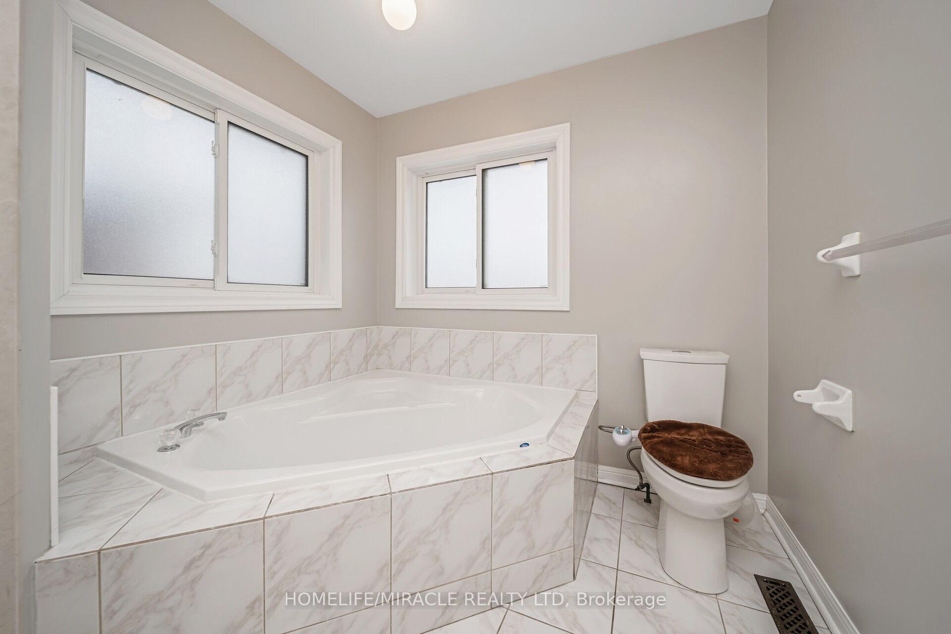 Photo 29 of 26 National Crescent, Brampton, Snelgrove — HOMEH