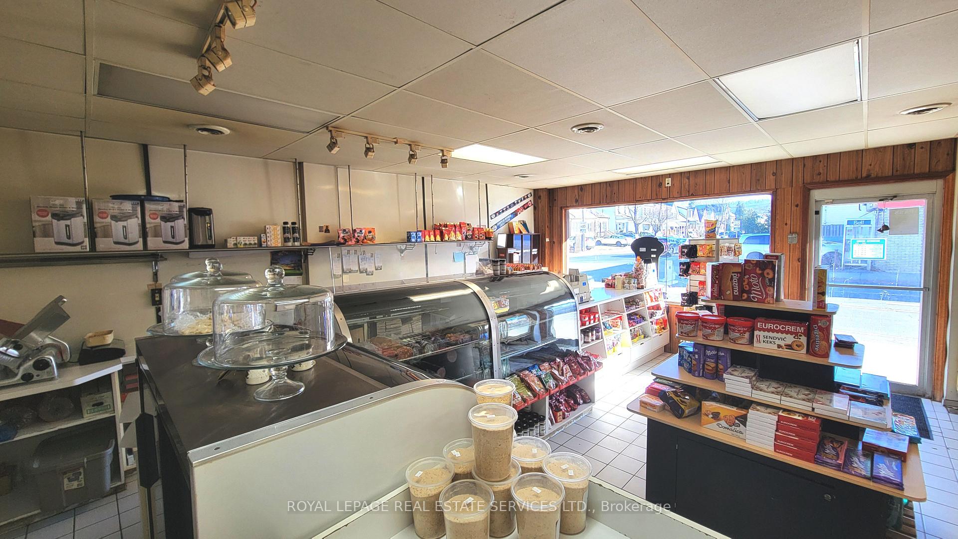 Photo 6 of 1111 Cannon Street E, Hamilton, Crown Point — HOMEH