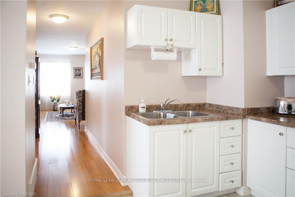 Photo 10 of 1111 Cannon Street E, Hamilton, Crown Point — HOMEH