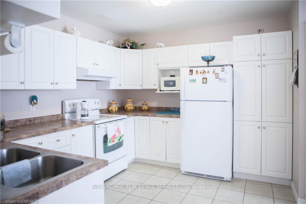 Photo 4 of 1111 Cannon Street E, Hamilton, Crown Point — HOMEH