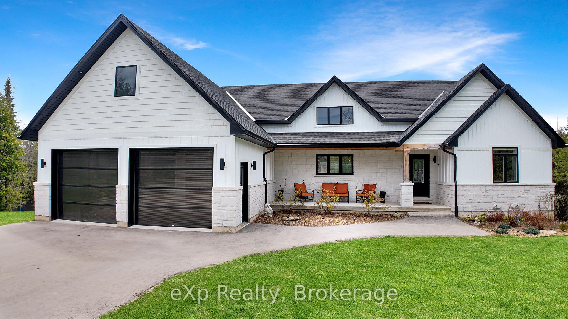 Front of 130 Louise Creek Crescent