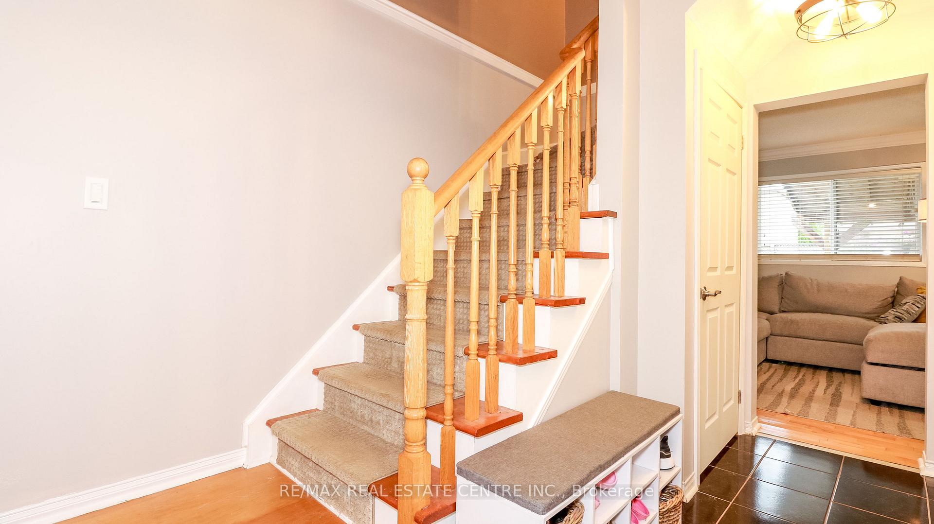 Photo 5 of 23 Wice Road, Barrie, Holly — HOMEH