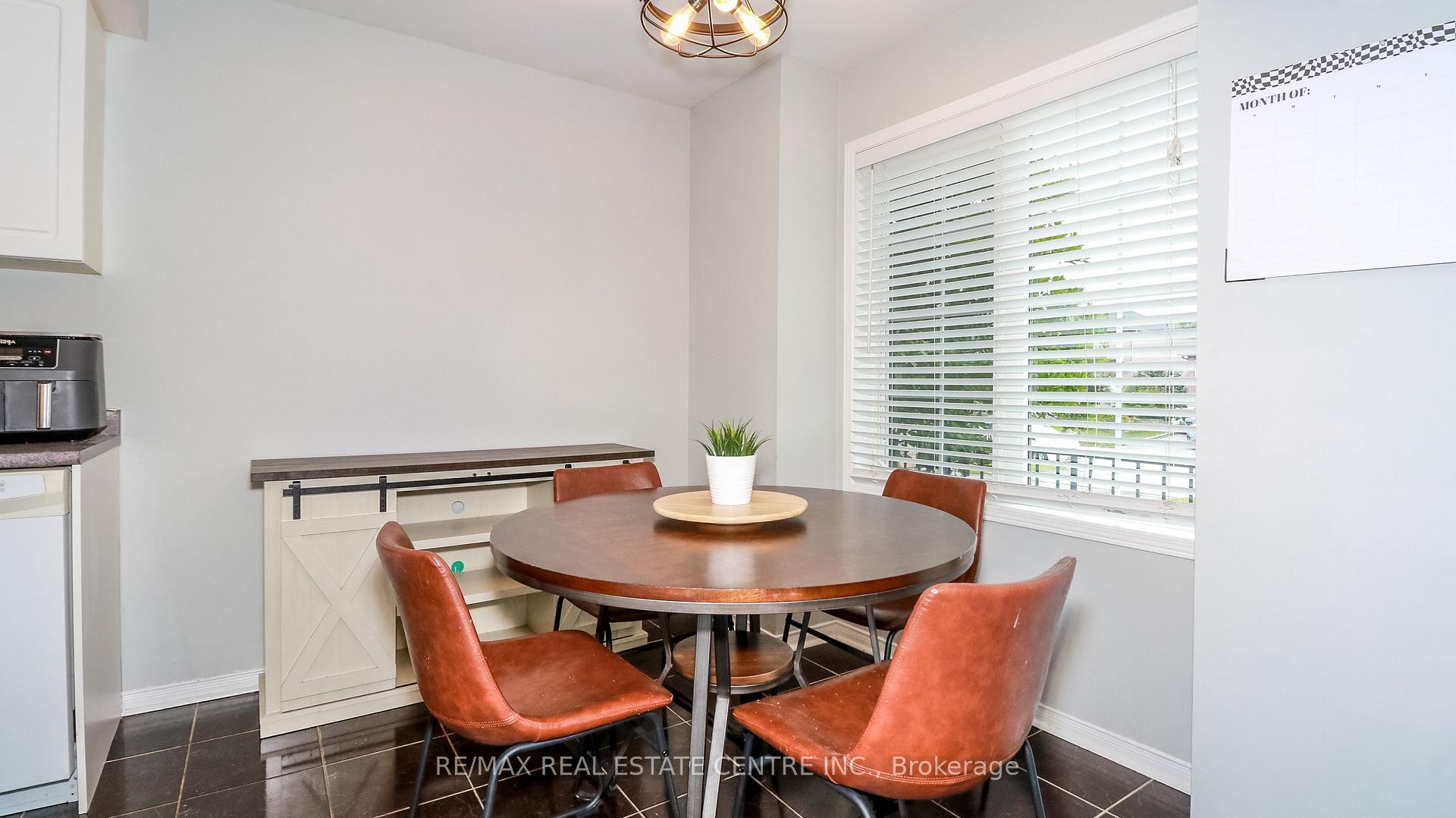 Photo 11 of 23 Wice Road, Barrie, Holly — HOMEH