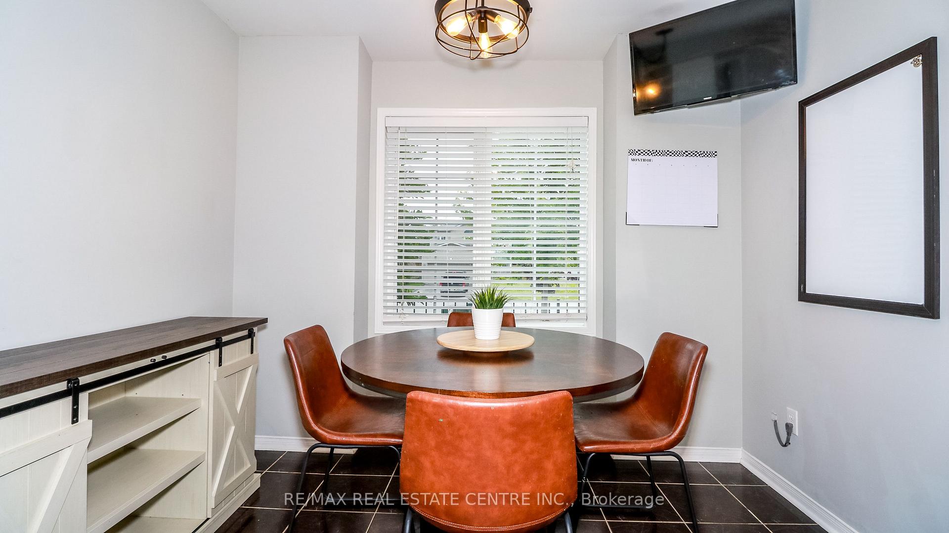 Photo 2 of 23 Wice Road, Barrie, Holly — HOMEH