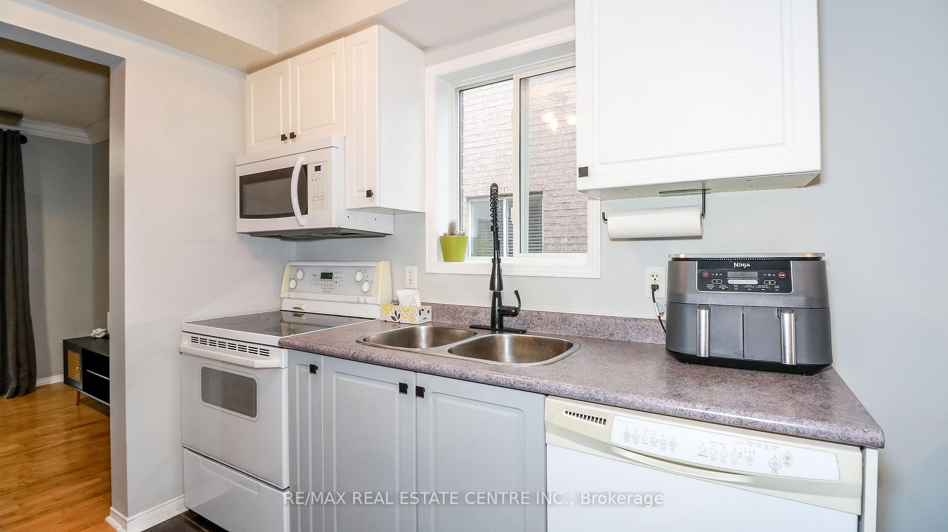 Photo 7 of 23 Wice Road, Barrie, Holly — HOMEH