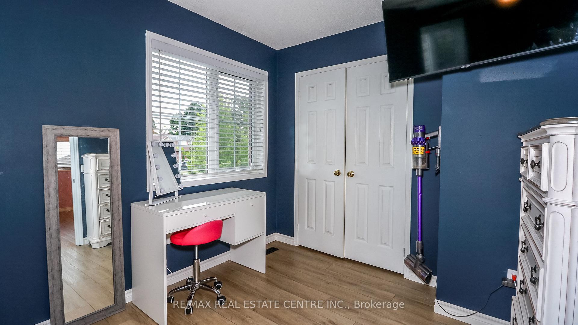 Photo 25 of 23 Wice Road, Barrie, Holly — HOMEH