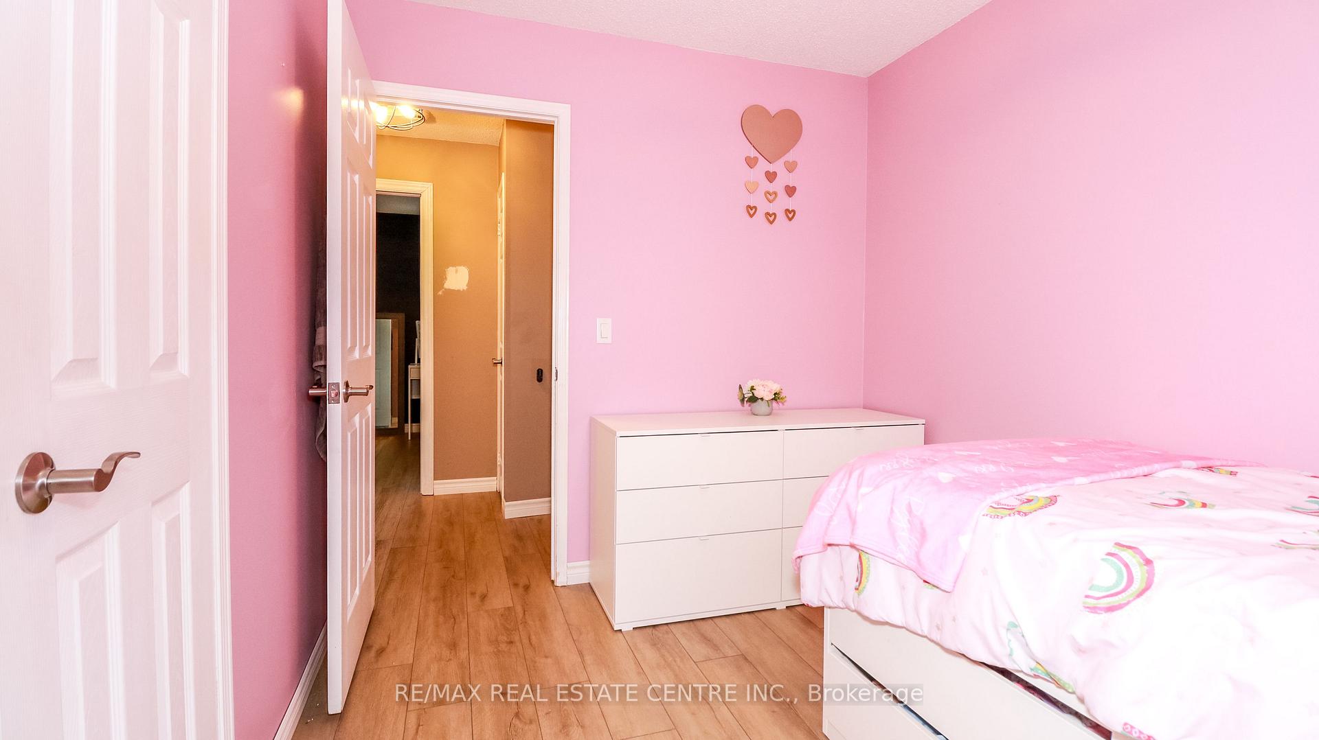 Photo 21 of 23 Wice Road, Barrie, Holly — HOMEH