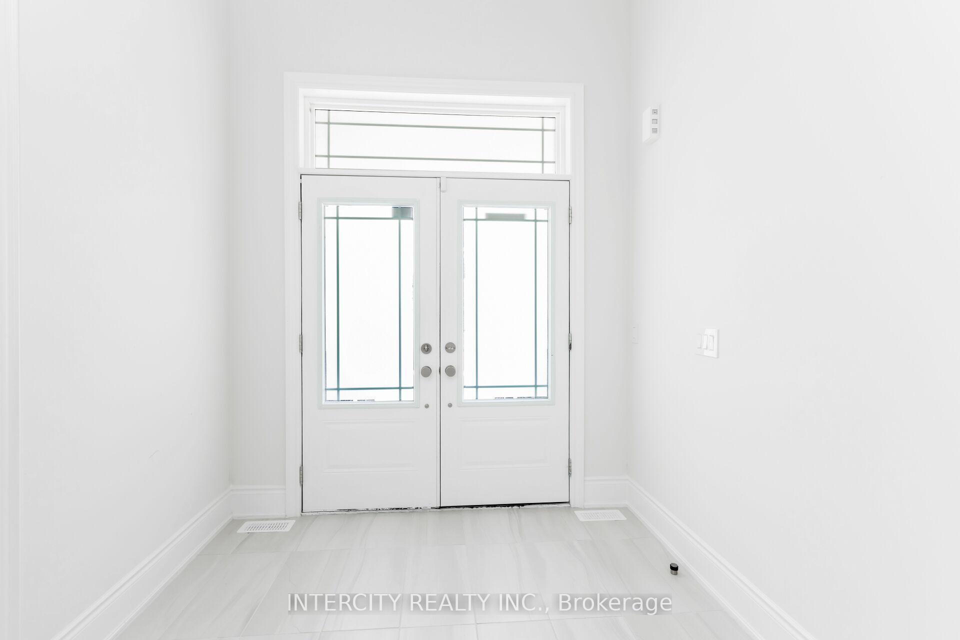 Photo 5 of 68 Raspberry Ridge Avenue, Caledon, Caledon East — HOMEH