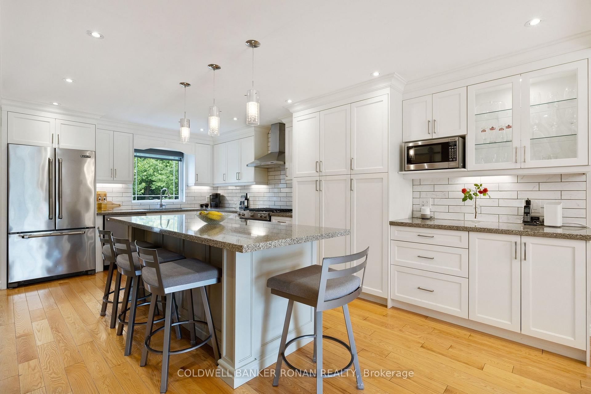Photo 7 of 16 Metcalf Crescent, New Tecumseth, Tottenham — HOMEH