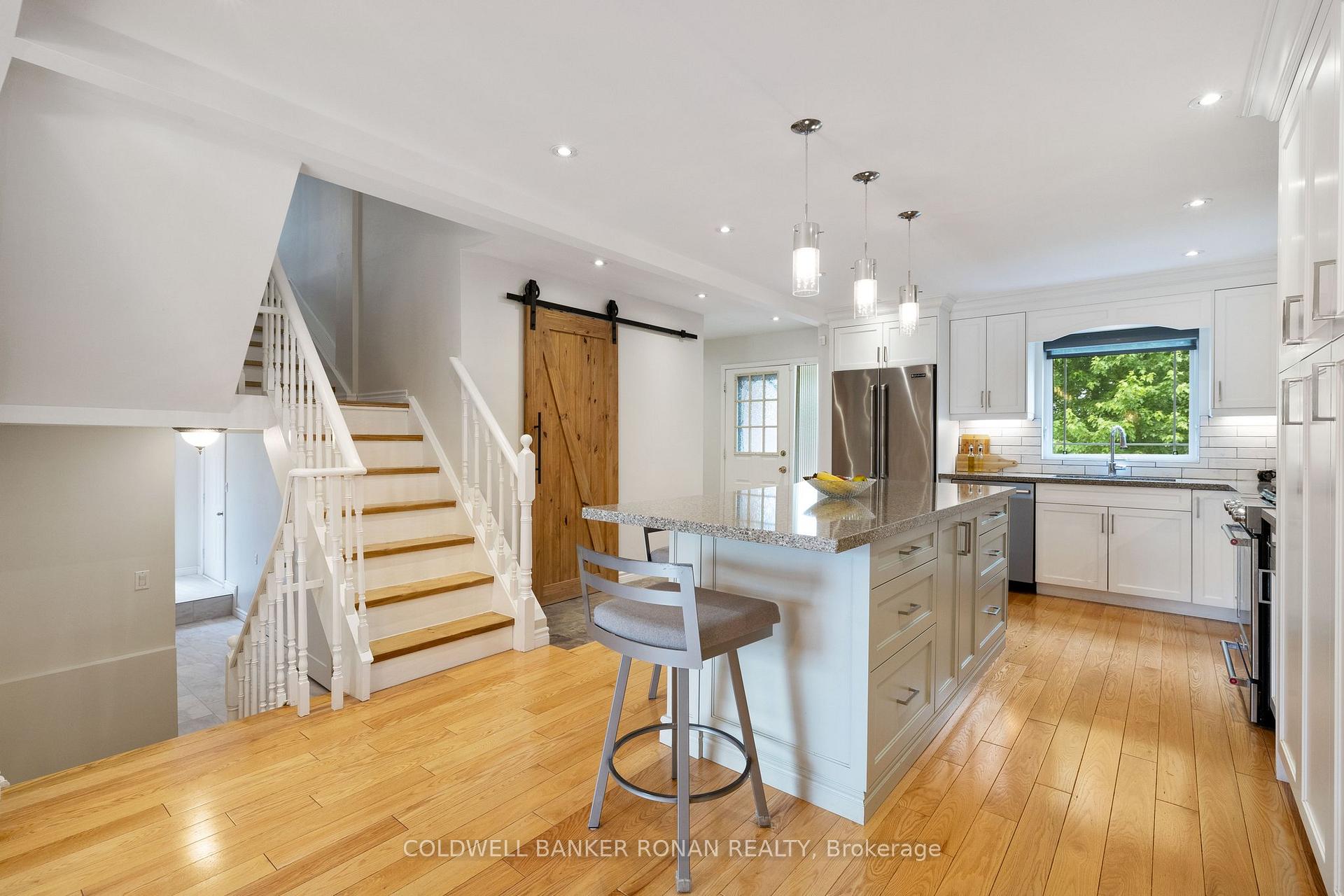 Photo 10 of 16 Metcalf Crescent, New Tecumseth, Tottenham — HOMEH