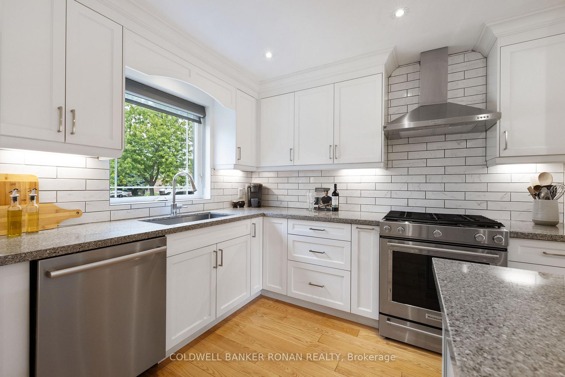 Photo 15 of 16 Metcalf Crescent, New Tecumseth, Tottenham — HOMEH