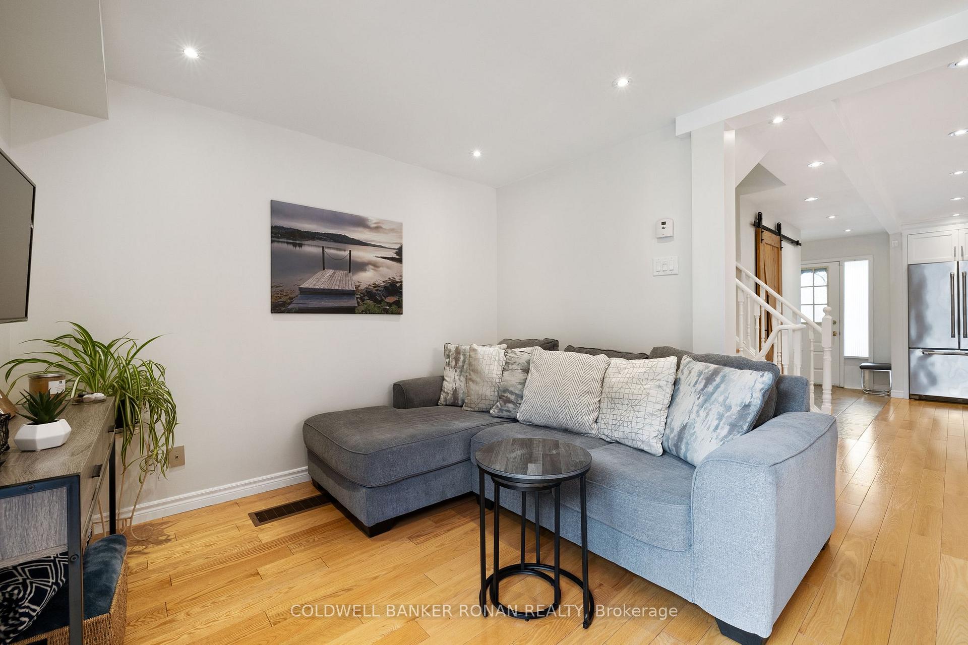 Photo 11 of 16 Metcalf Crescent, New Tecumseth, Tottenham — HOMEH