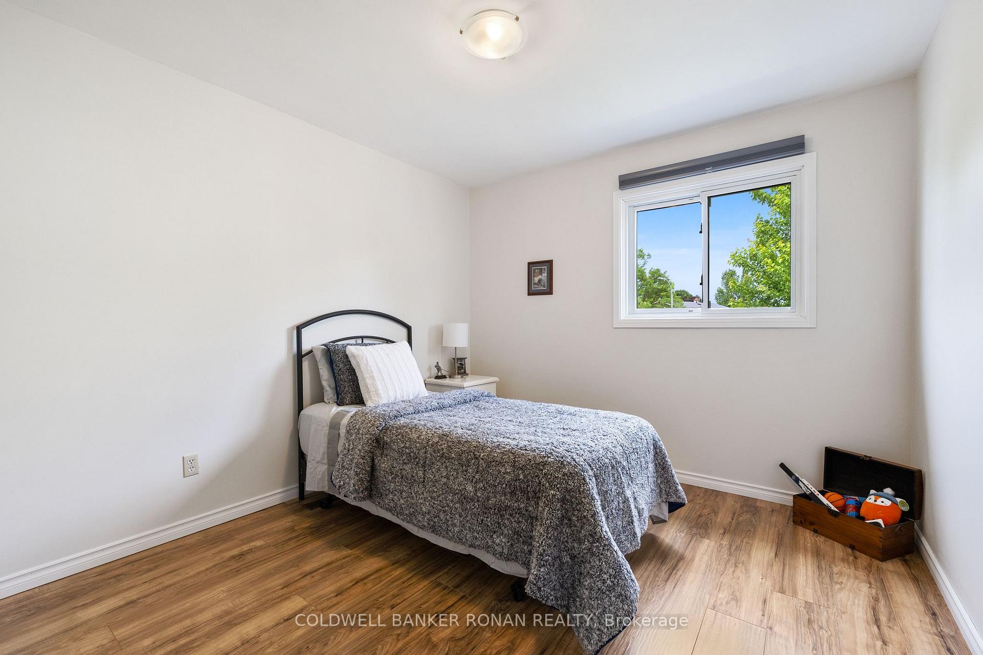 Photo 13 of 16 Metcalf Crescent, New Tecumseth, Tottenham — HOMEH