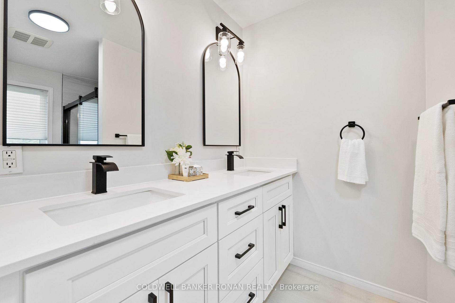 Photo 17 of 16 Metcalf Crescent, New Tecumseth, Tottenham — HOMEH