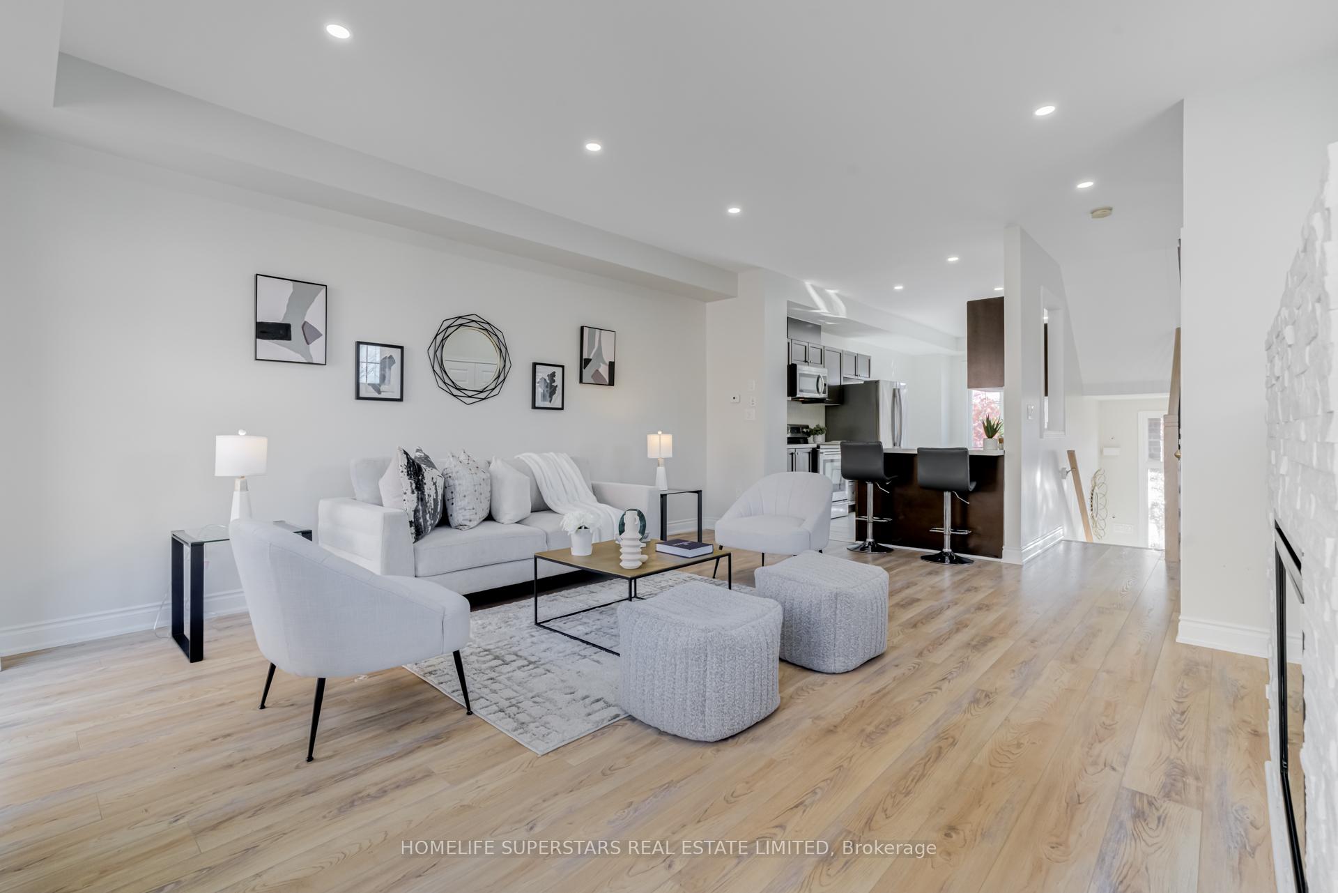 Photo 5 of 2011 Lushes Avenue, Mississauga, Clarkson — HOMEH