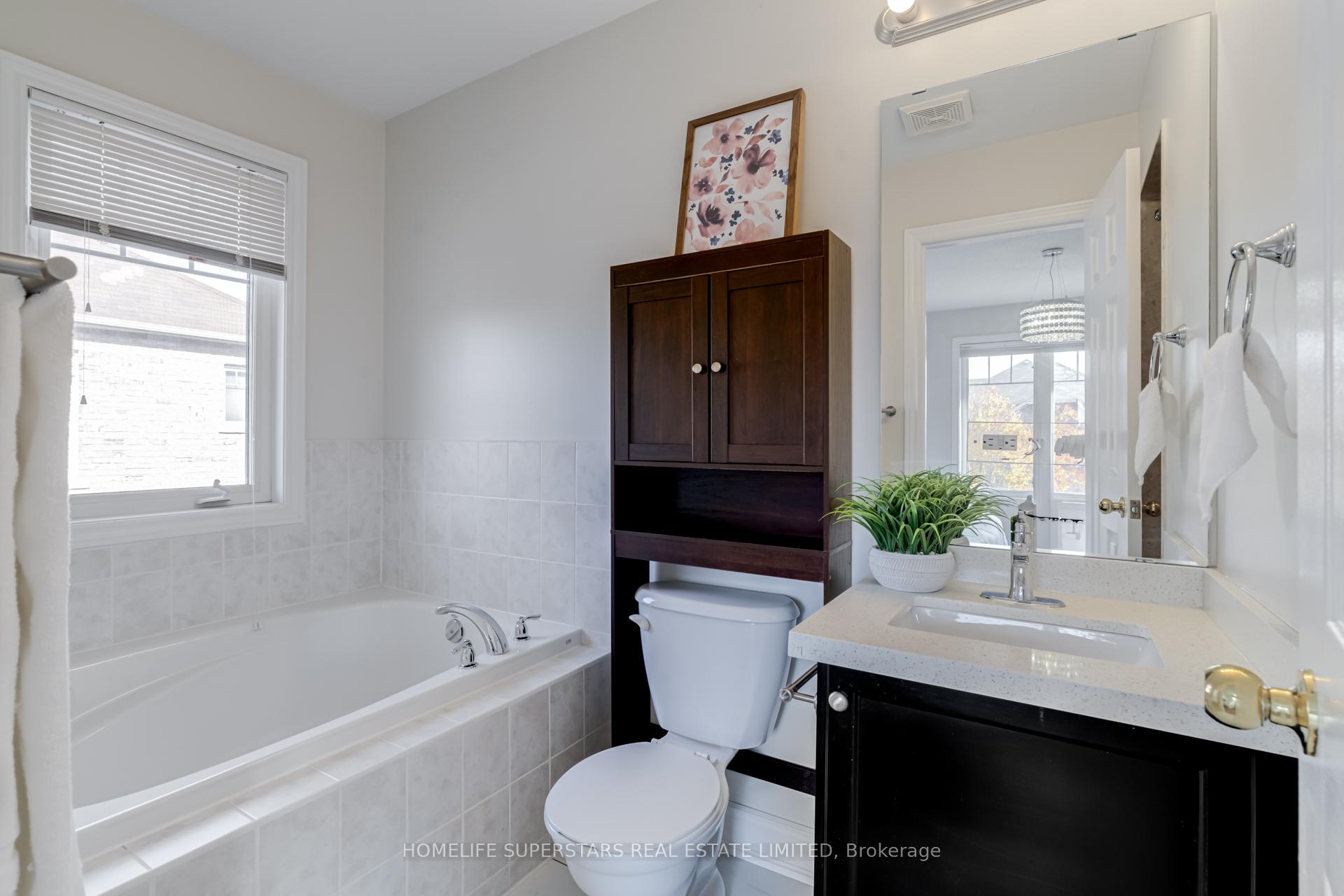 Photo 18 of 2011 Lushes Avenue, Mississauga, Clarkson — HOMEH