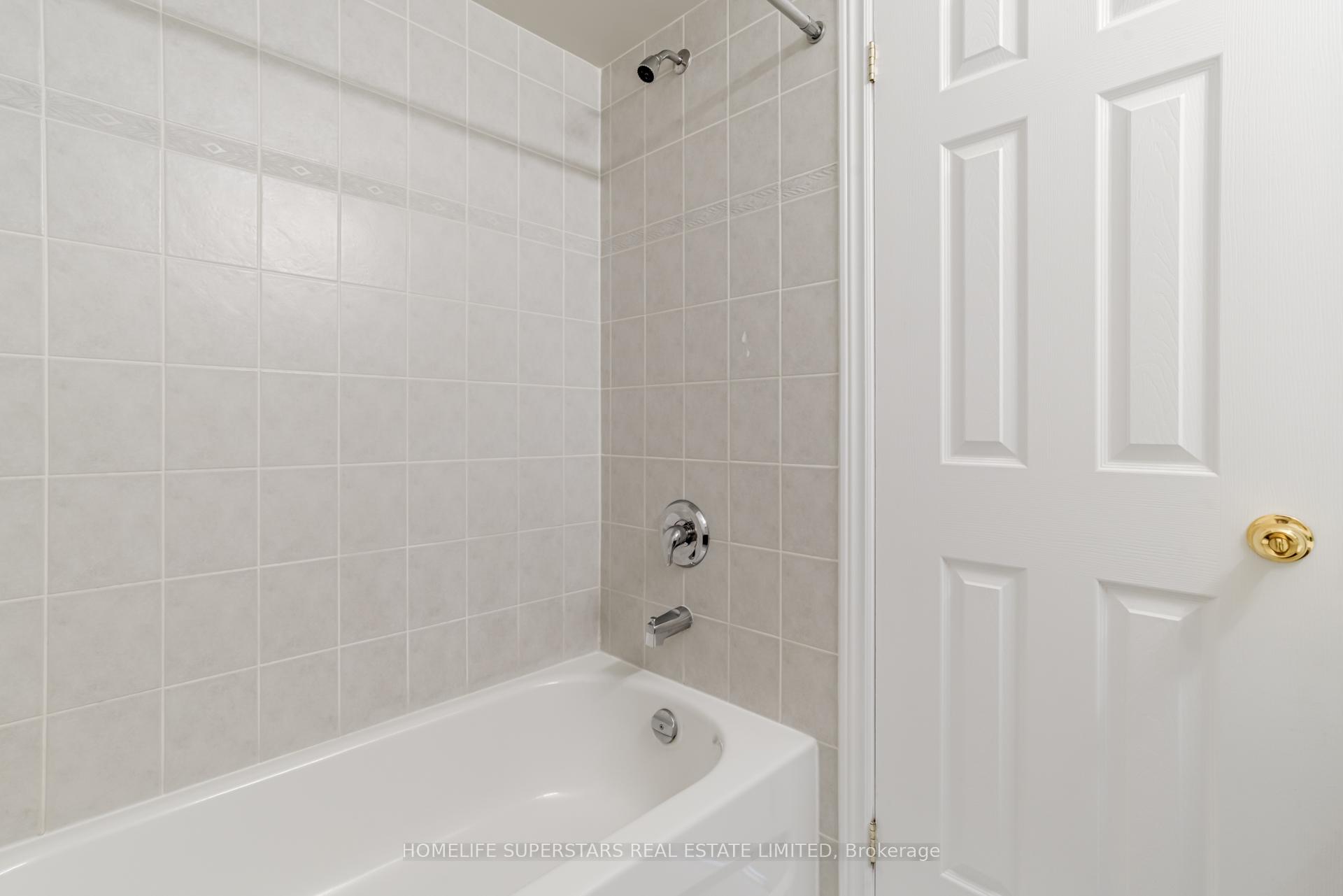 Photo 23 of 2011 Lushes Avenue, Mississauga, Clarkson — HOMEH