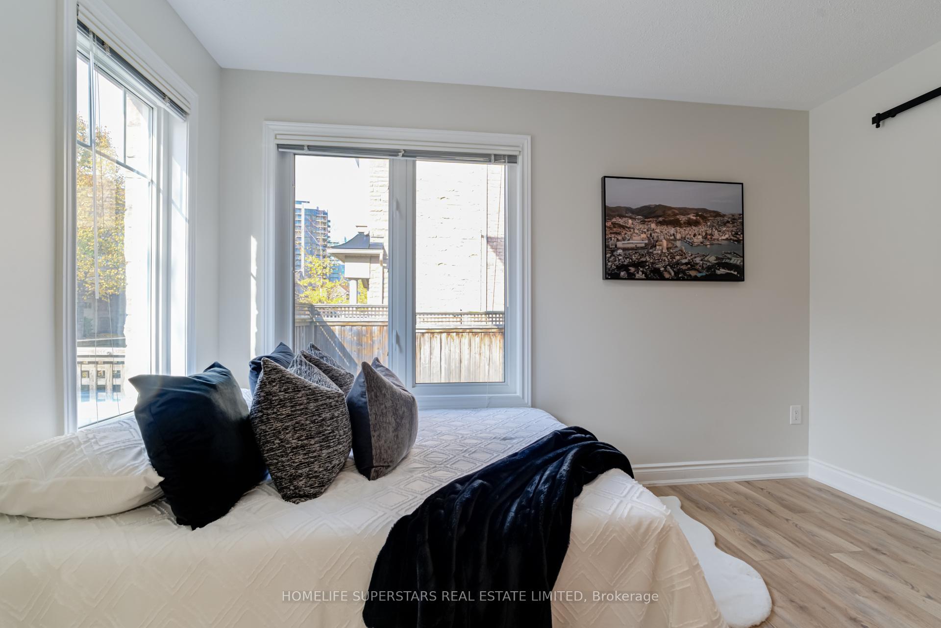 Photo 17 of 2011 Lushes Avenue, Mississauga, Clarkson — HOMEH