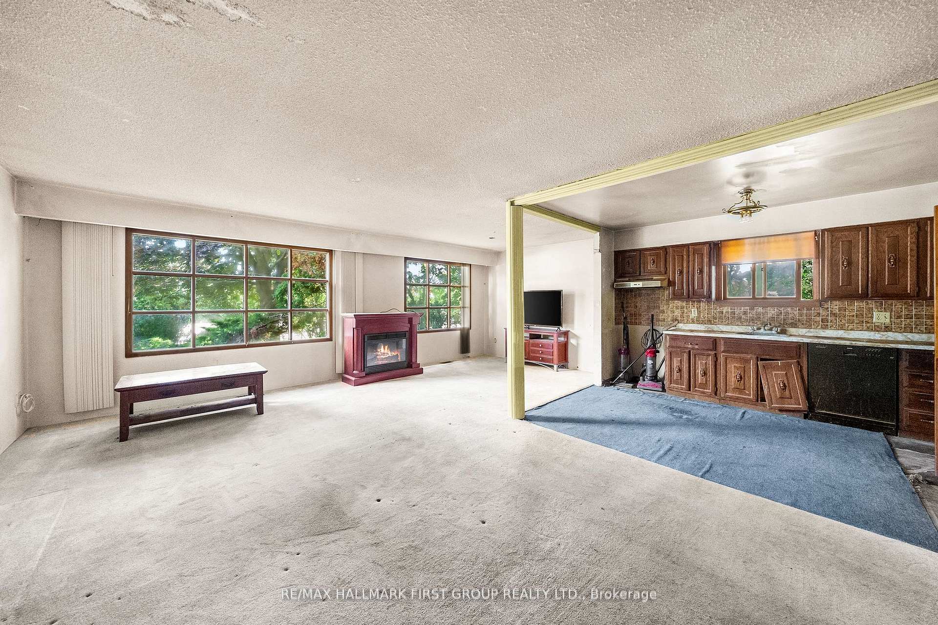 Photo 2 of 1658 Taunton Road, Clarington, Rural Clarington — HOMEH