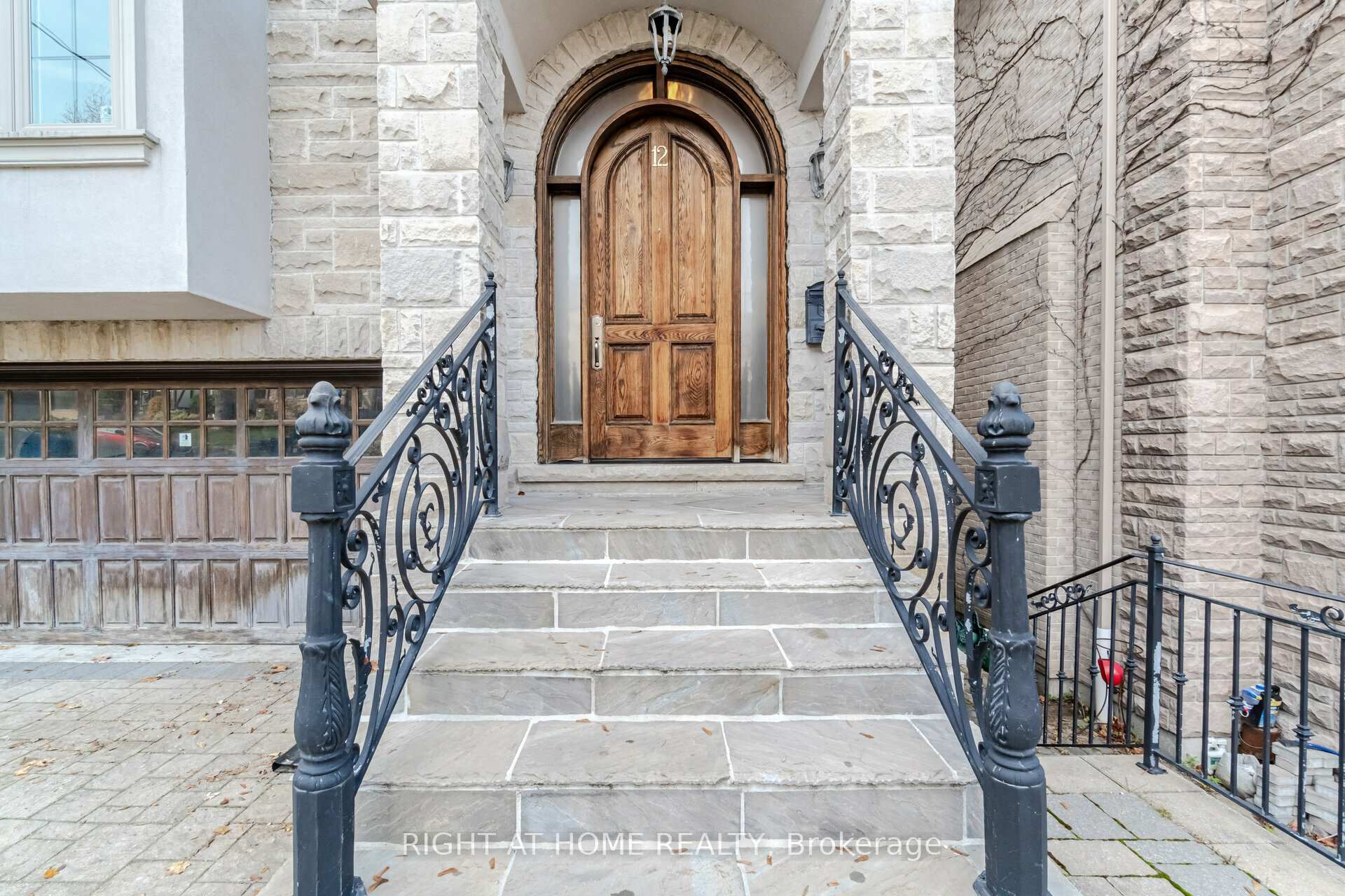 Photo 2 of 12 Walder Avenue, Toronto, Mount Pleasant East — HOMEH