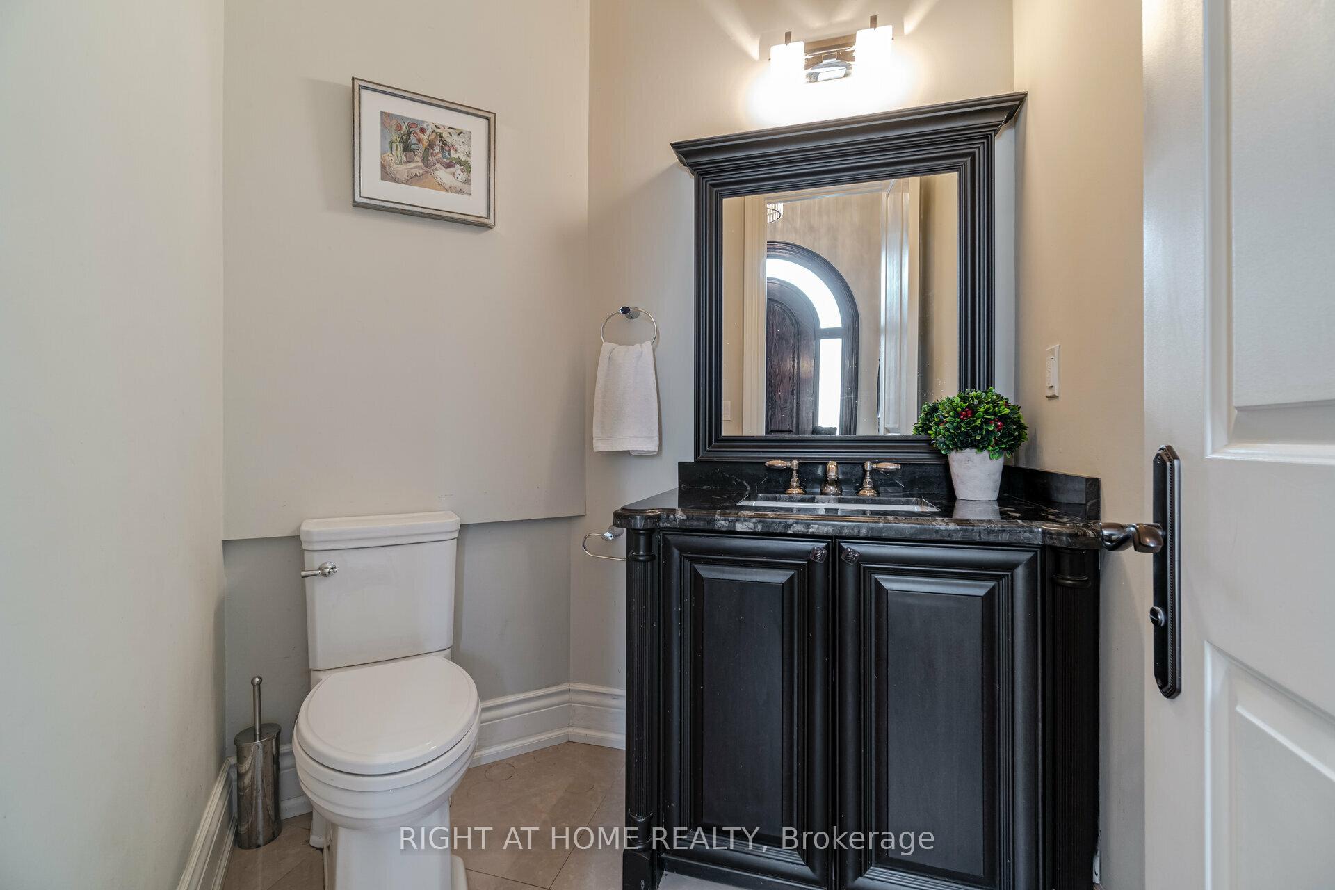 Photo 5 of 12 Walder Avenue, Toronto, Mount Pleasant East — HOMEH