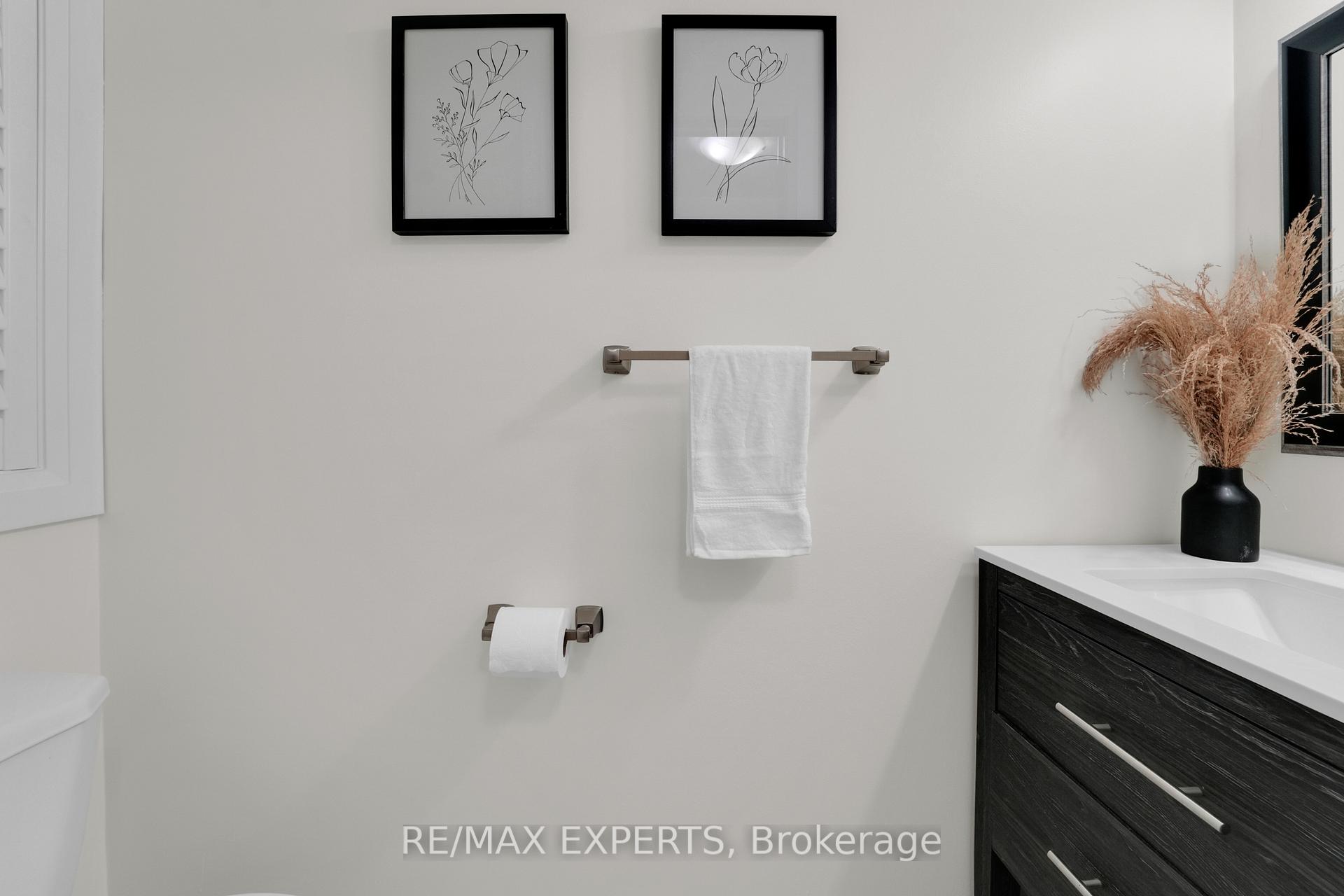 Photo 17 of 45 Max Becker Drive, Kitchener — HOMEH