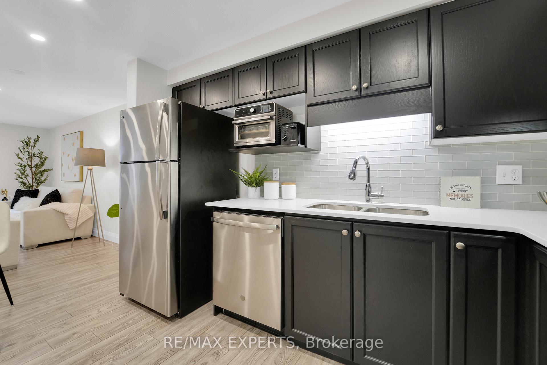 Photo 4 of 45 Max Becker Drive, Kitchener — HOMEH