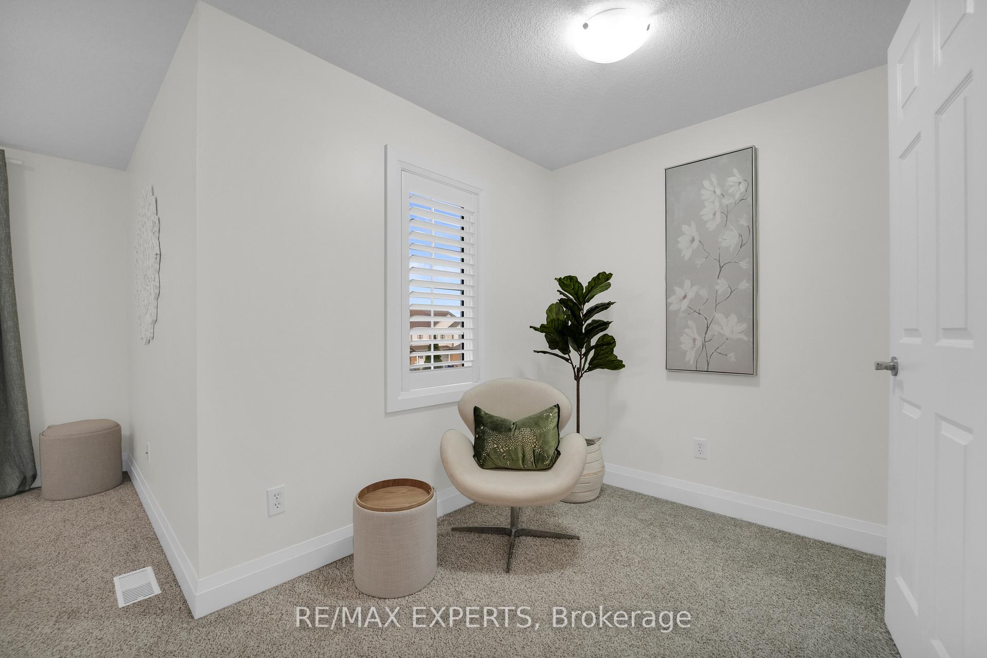 Photo 33 of 45 Max Becker Drive, Kitchener — HOMEH