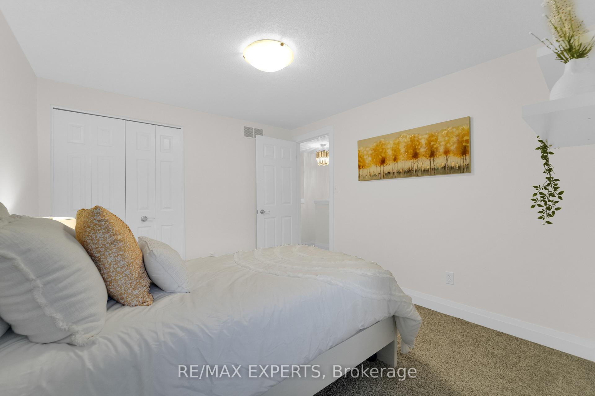 Photo 19 of 45 Max Becker Drive, Kitchener — HOMEH