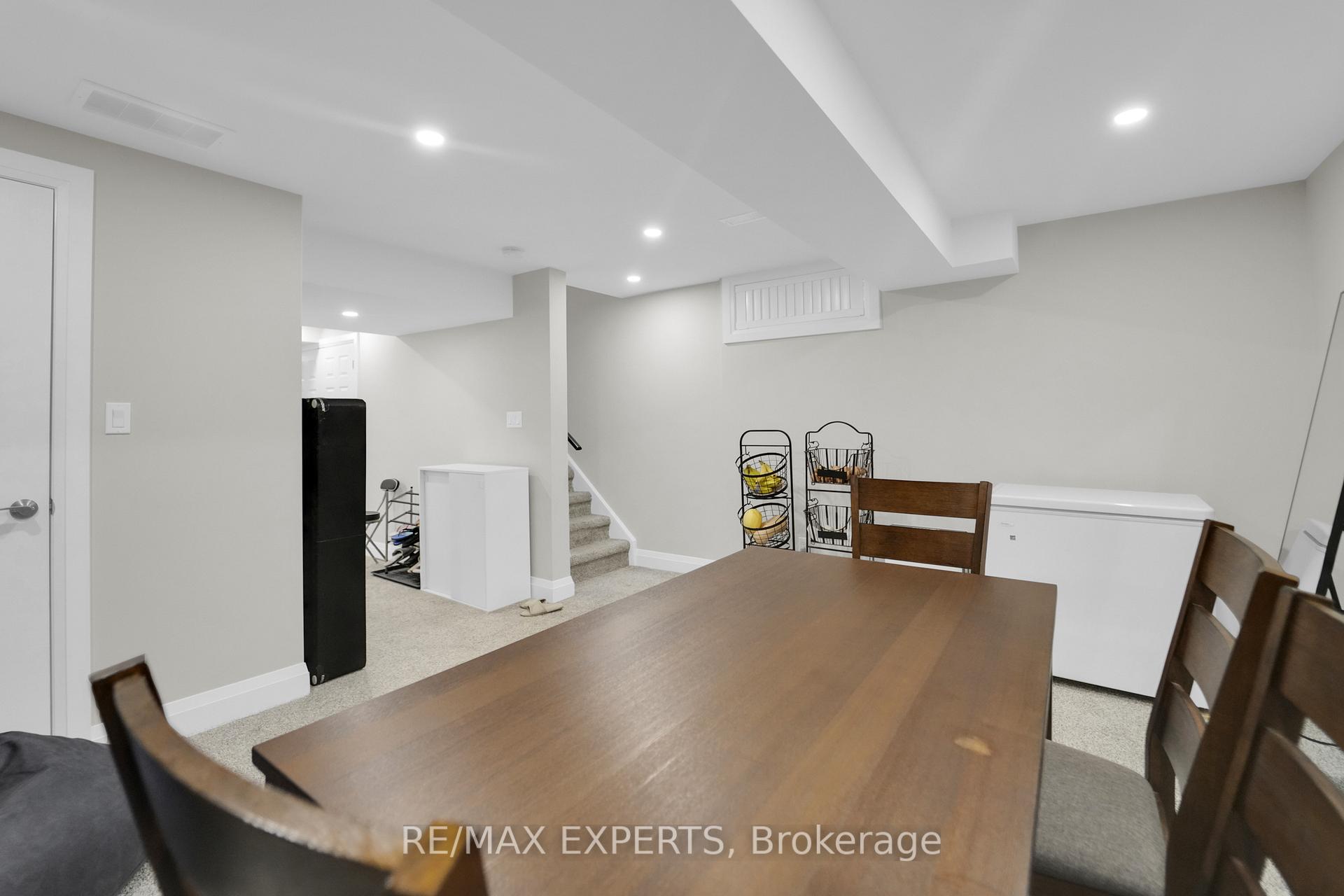 Photo 18 of 45 Max Becker Drive, Kitchener — HOMEH