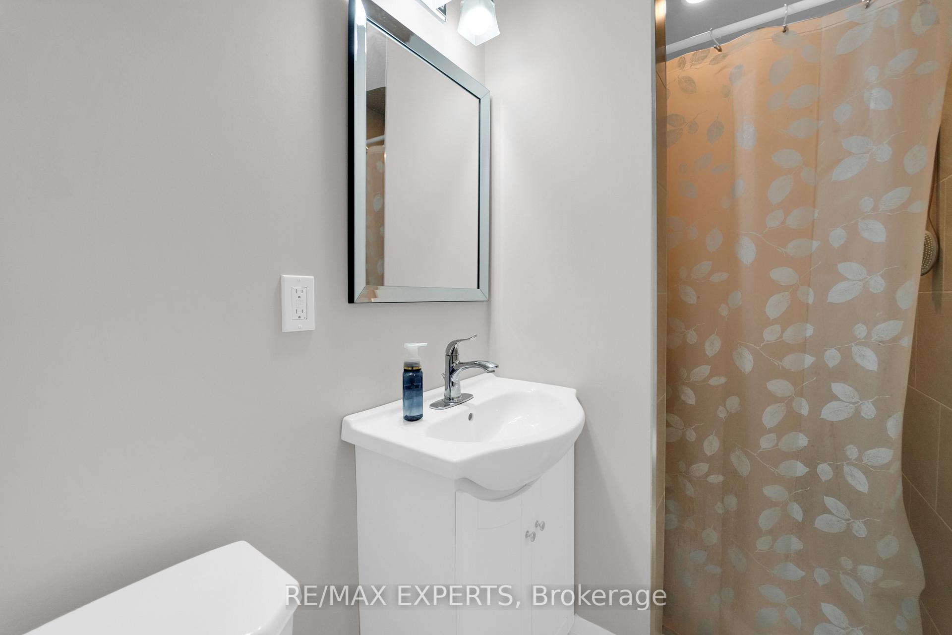 Photo 32 of 45 Max Becker Drive, Kitchener — HOMEH
