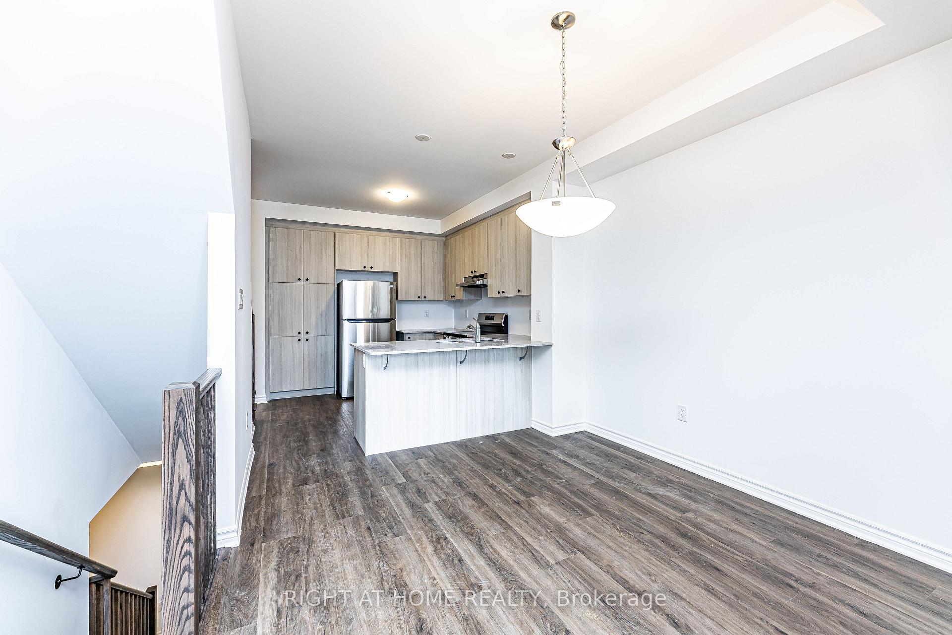 Photo 4 of 38 Ennerdale Street, Barrie, Rural Barrie Southwest — HOMEH