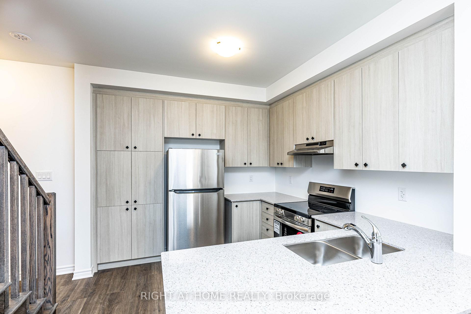 Photo 6 of 38 Ennerdale Street, Barrie, Rural Barrie Southwest — HOMEH