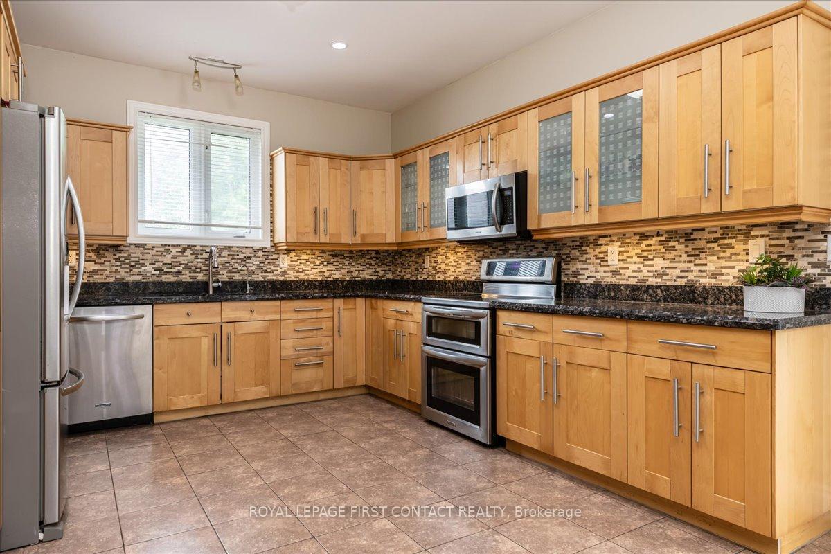 Photo 8 of 78 Fairway Crescent, Wasaga Beach — HOMEH