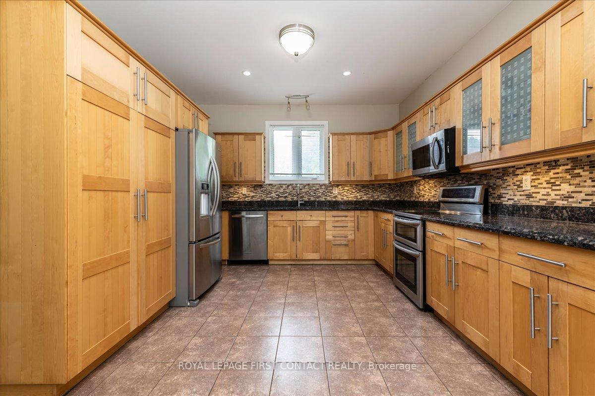 Photo 9 of 78 Fairway Crescent, Wasaga Beach — HOMEH