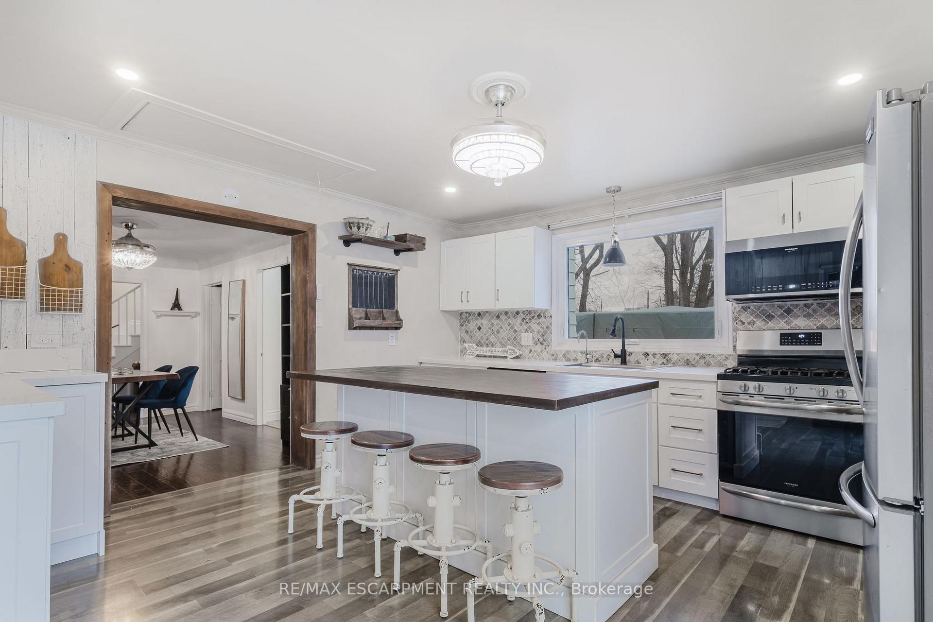 Photo 3 of 1578 Brock Road, Hamilton, Rural Flamborough — HOMEH
