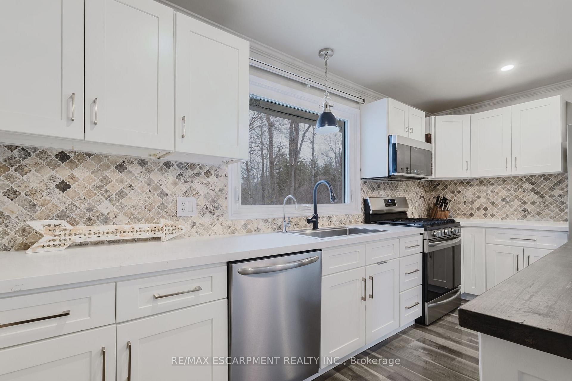Photo 9 of 1578 Brock Road, Hamilton, Rural Flamborough — HOMEH