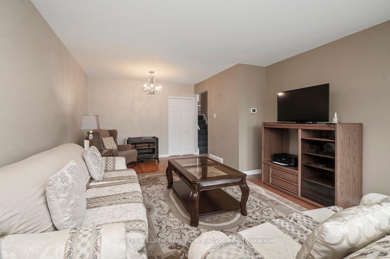 Photo 5 of 55 Grange Drive, Brampton, Northwood Park — HOMEH