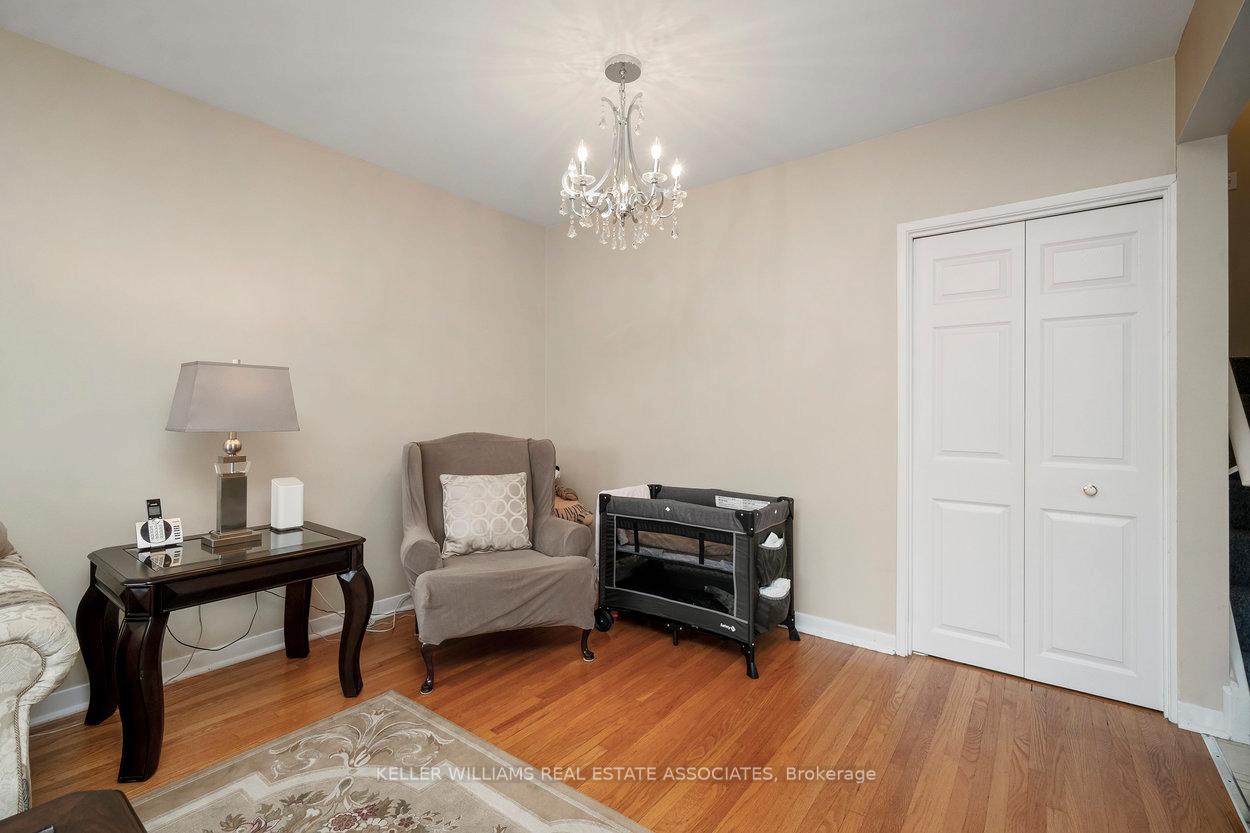 Photo 10 of 55 Grange Drive, Brampton, Northwood Park — HOMEH