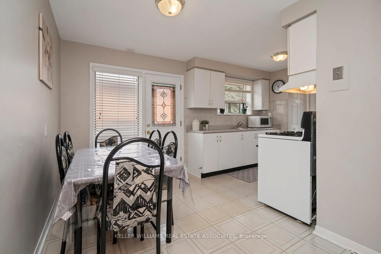 Photo 18 of 55 Grange Drive, Brampton, Northwood Park — HOMEH