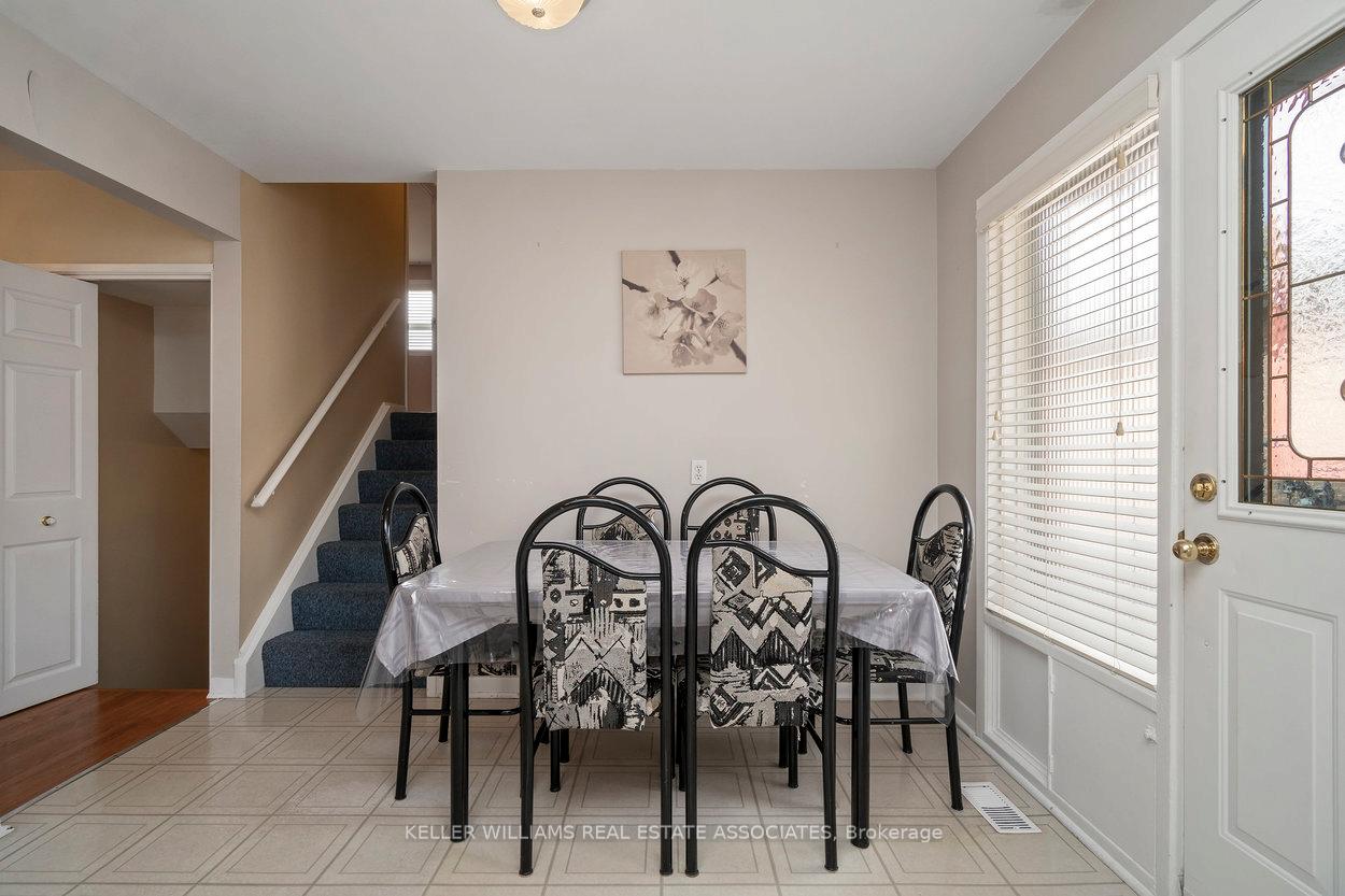 Photo 12 of 55 Grange Drive, Brampton, Northwood Park — HOMEH