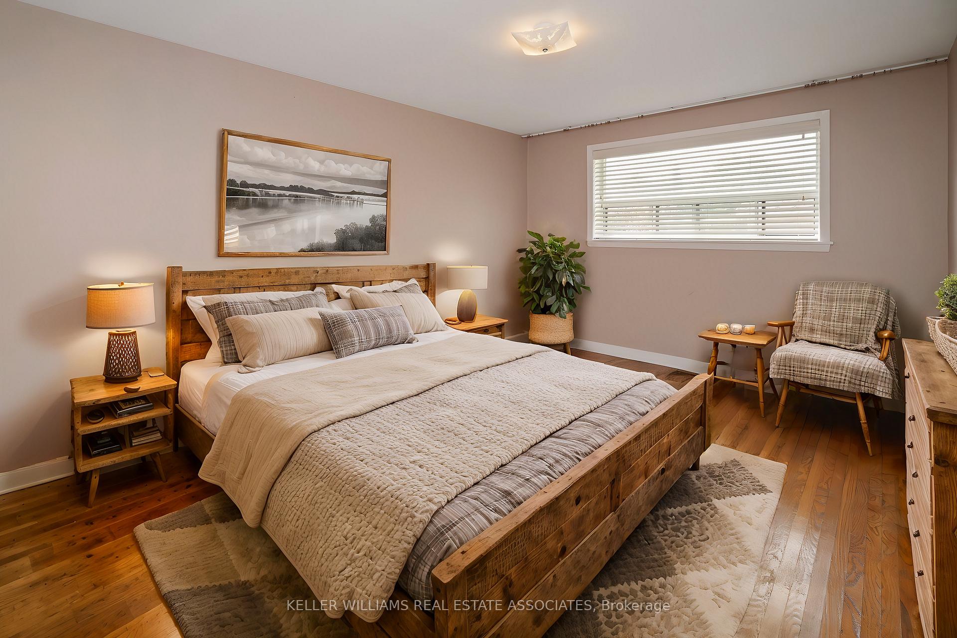 Photo 15 of 55 Grange Drive, Brampton, Northwood Park — HOMEH