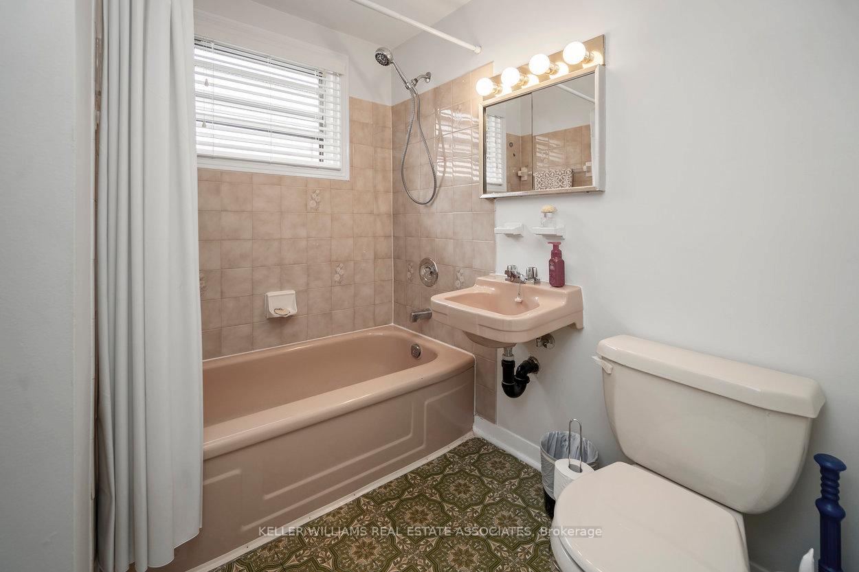 Photo 23 of 55 Grange Drive, Brampton, Northwood Park — HOMEH