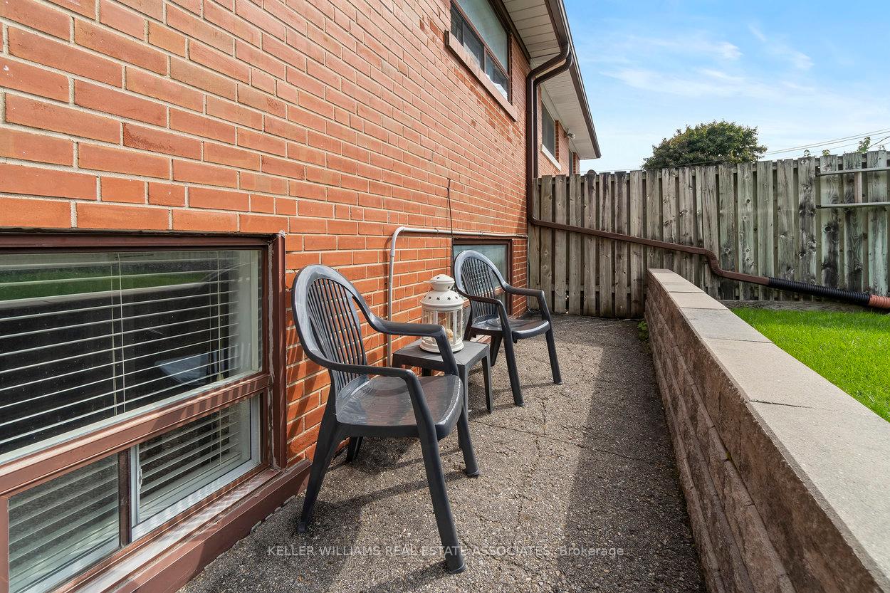 Photo 37 of 55 Grange Drive, Brampton, Northwood Park — HOMEH