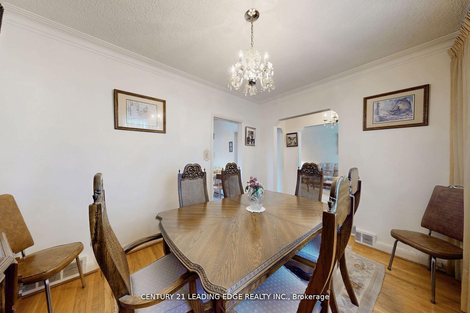 Photo 9 of 105 Regina Avenue, Toronto, Englemount-Lawrence — HOMEH