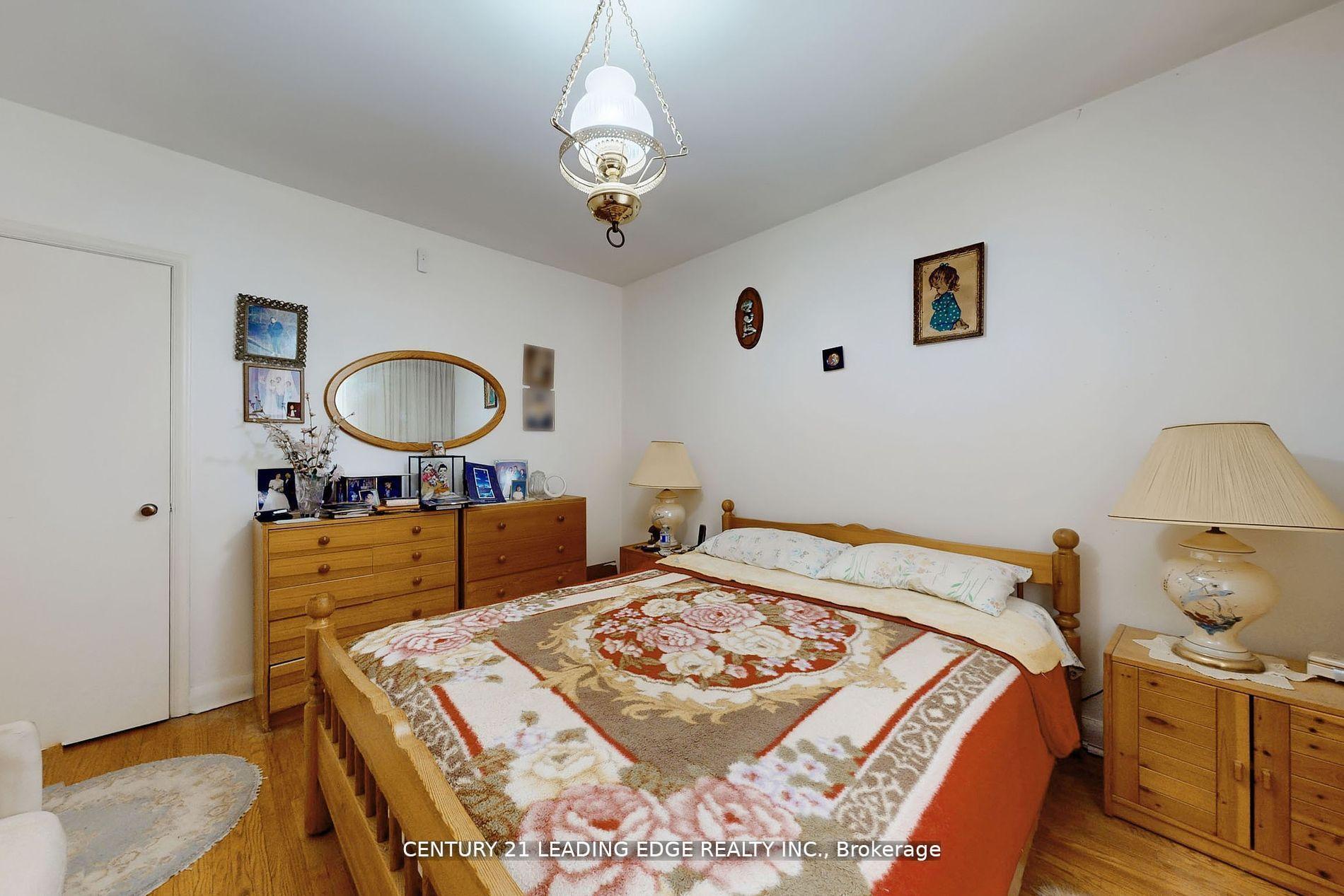 Photo 21 of 105 Regina Avenue, Toronto, Englemount-Lawrence — HOMEH